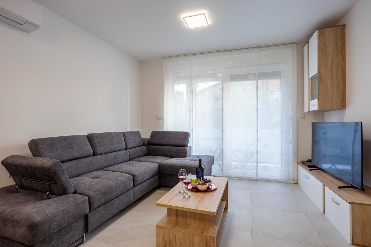 City Apartments Silver Pula Exterior photo